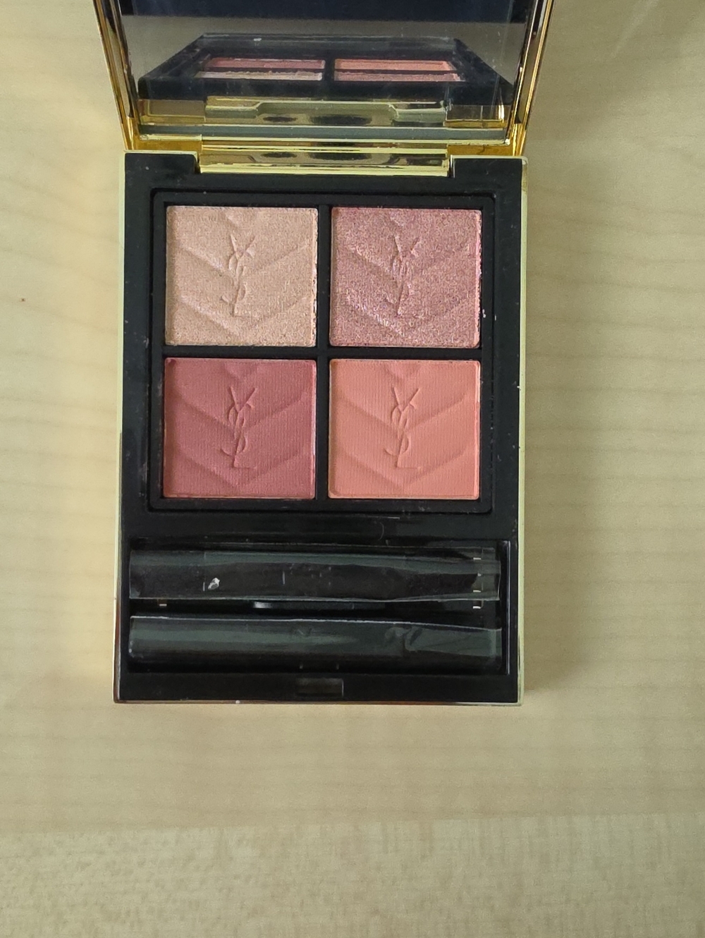 Yves Saint Laurent Rosy Pink & Peach Eyeshadow Quad